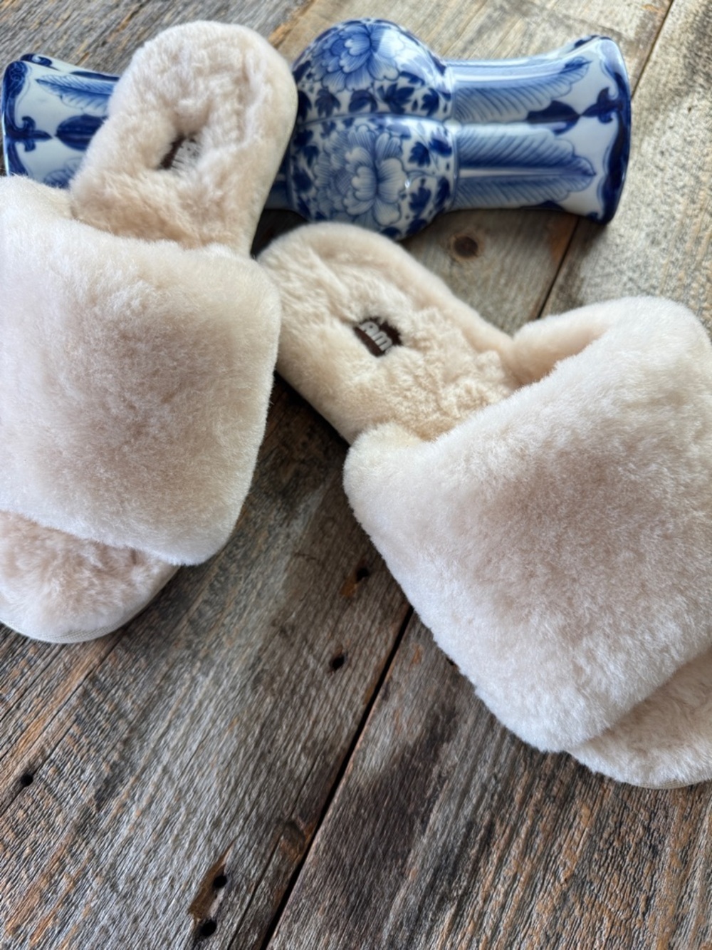 Lamo Fur Slip On Slippers Women's Size Large (7-8)